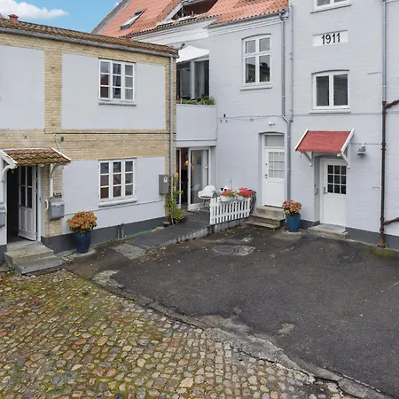 1 Bedroom In * Stege