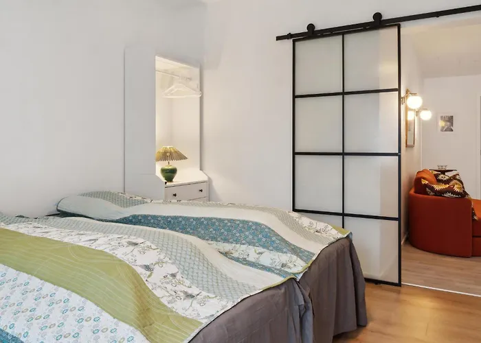 One-bedroom In דירה